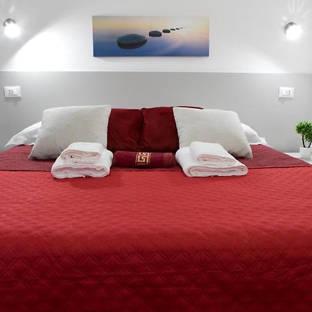 טרצ'ינה Luxury Suite - Teatro Romano - Duomo - Centro Storico Wi-Fi מראה חיצוני תמונה