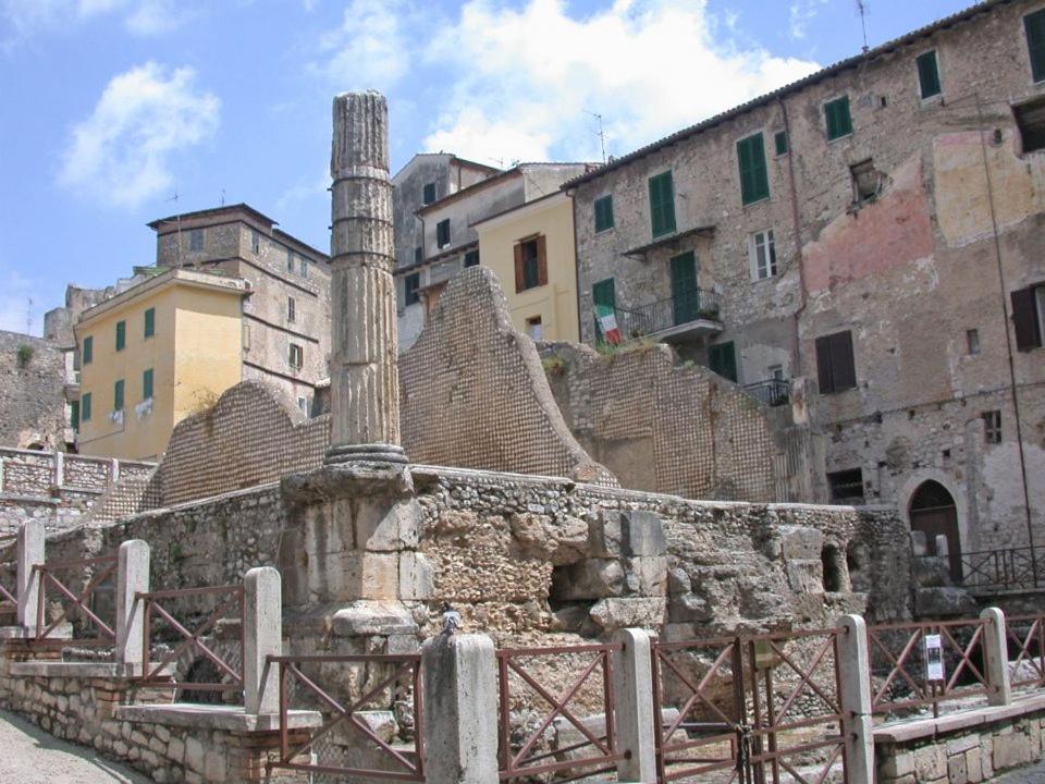 טרצ'ינה Luxury Suite - Teatro Romano - Duomo - Centro Storico Wi-Fi מראה חיצוני תמונה