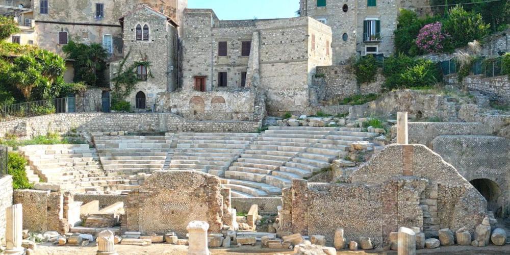 טרצ'ינה Luxury Suite - Teatro Romano - Duomo - Centro Storico Wi-Fi מראה חיצוני תמונה